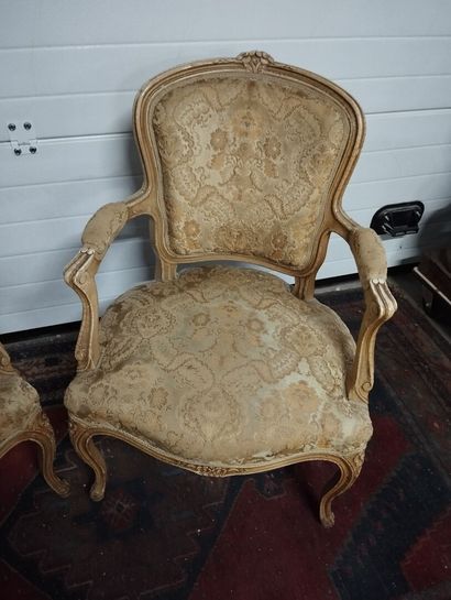 Paire de fauteuils cabriolet
Bois rechampi...