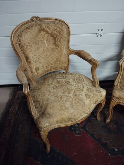 Paire de fauteuils cabriolet
Bois rechampi...