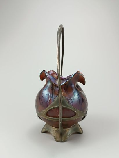 LOETZ. attributed to 
Iridescent glass globular...