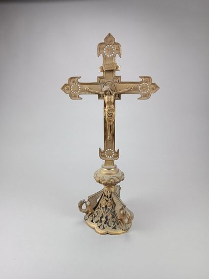 Important bronze altar Christ.
Christ on...