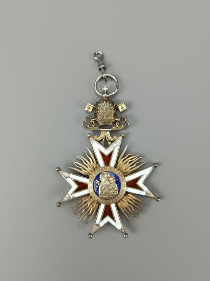 Cross of the Chapter of Viviers Cathedral.
Vermeil...