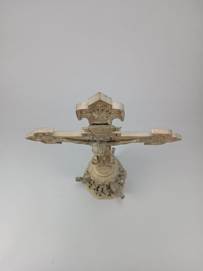 Important bronze altar Christ.
Christ on...