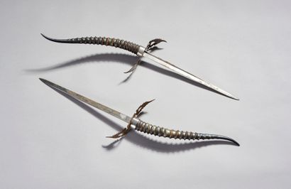 Pair of daggers or daggers, square blade....