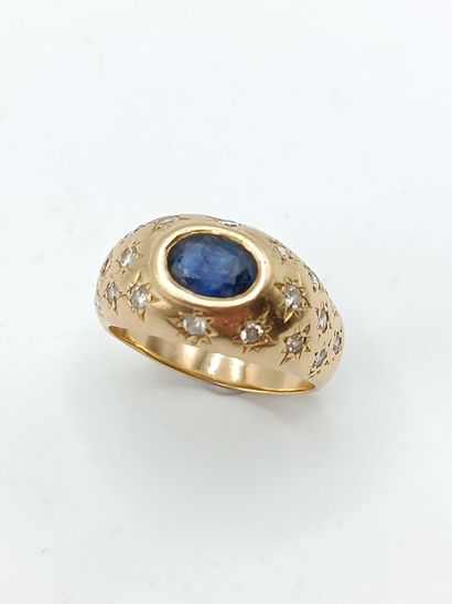 Bague jonc anglais en or jaune 750°° ornée...
