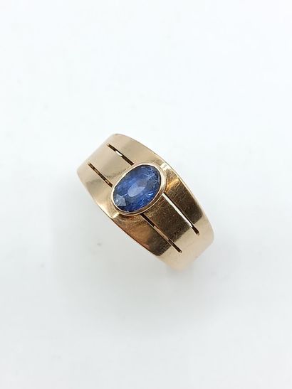 Bague bandeau en or jaune 585°°ornée d'un...