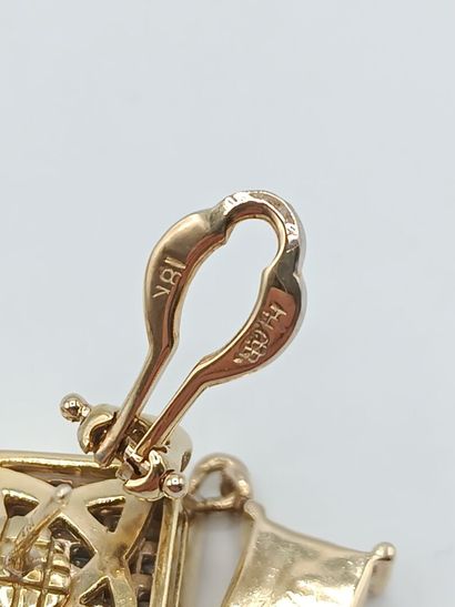 Paire de pendants d'oreilles en or 585°°...