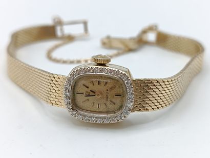 OMEGA, Suisse.
Montre de dame en or jaune...