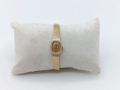 OMEGA, Suisse.
Montre de dame en or jaune...