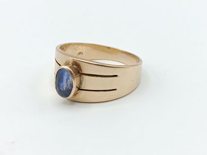 Bague bandeau en or jaune 585°°ornée d'un...