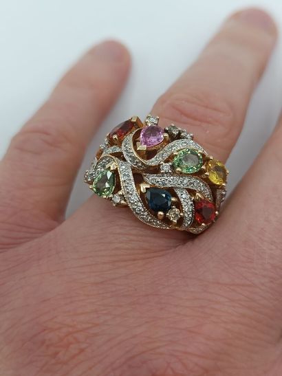 Bague en or jaune 585°°, chaton formant rubans...