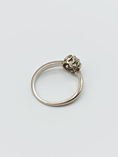 Bague solitaire en or blanc 750°° sertie...
