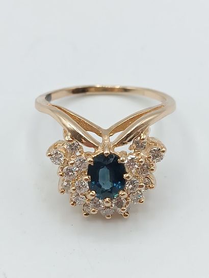 Bague en or jaune 585°°ornée d'un saphir...