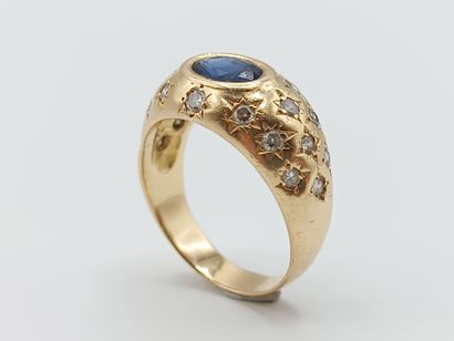 Bague jonc anglais en or jaune 750°° ornée...