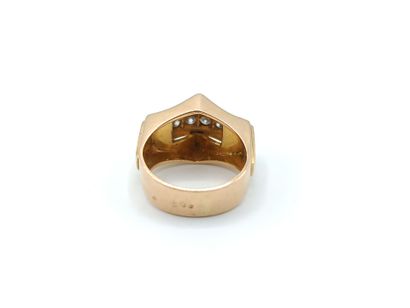 Bague tank en or jaune 750°° et platine 850°°
Le...