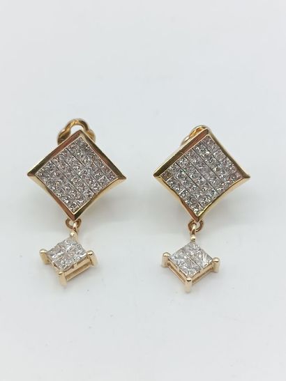 Paire de pendants d'oreilles en or 585°°...