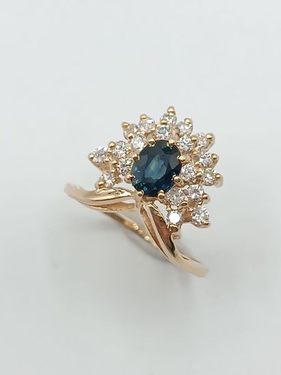 Bague en or jaune 585°°ornée d'un saphir...