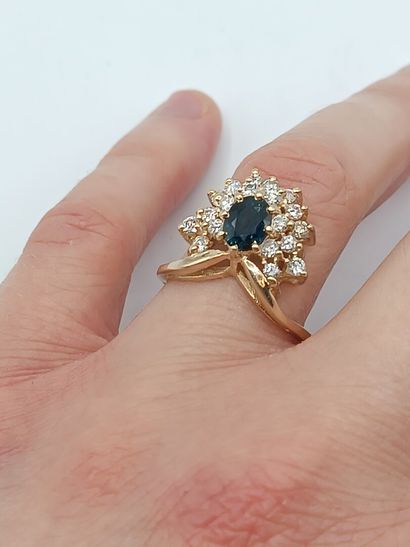 Bague en or jaune 585°°ornée d'un saphir...