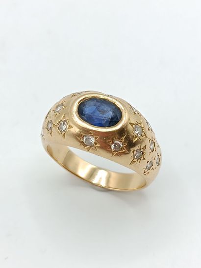 Bague jonc anglais en or jaune 750°° ornée...