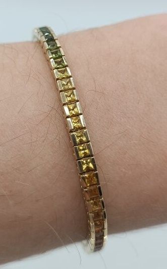 Curieux bracelet 