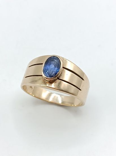 Bague bandeau en or jaune 585°°ornée d'un...