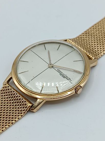 JAEGER LE COULTRE, Suisse. 
Montre bracelet...