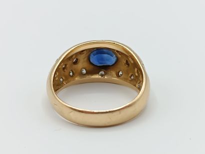 Bague jonc anglais en or jaune 750°° ornée...