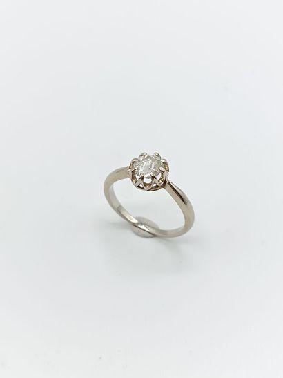 Bague solitaire en or blanc 750°° sertie...
