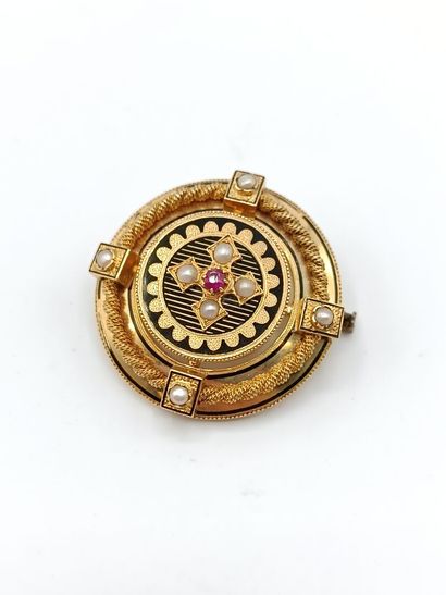 Broche circulaire en or jaune 750°° ornée...