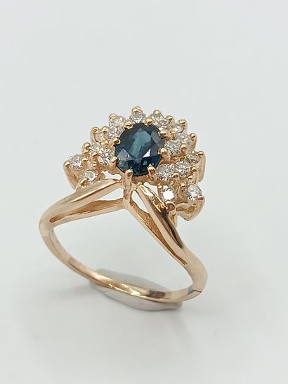 Bague en or jaune 585°°ornée d'un saphir...