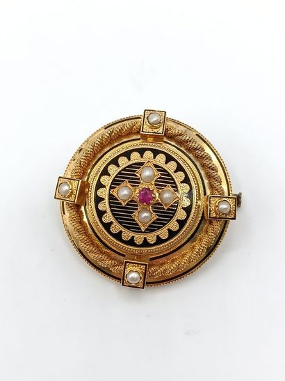 Broche circulaire en or jaune 750°° ornée...