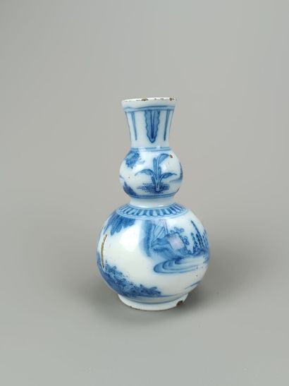 DELFT ?
Vase balustre en faience bleue et...