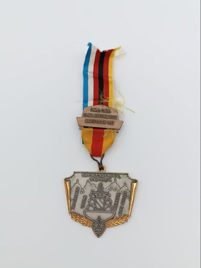 Médaille allemande avec cocarde des couleurs...