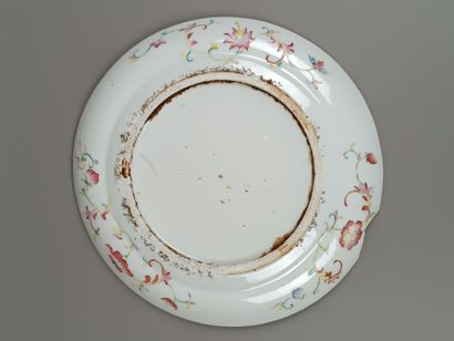 CHINE, XIXème siècle?
Assiette en porcelaine...