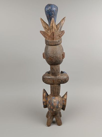 NIGERIA - Peuple URHOBO
Statue en bois sculpté...