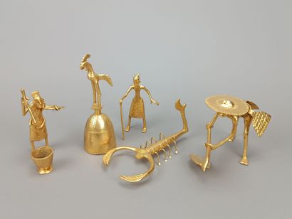 ART AFRICAIN
Lot de 7 sujets en métal doré...
