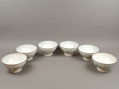 Collection de six grand bols en faïence blanche...