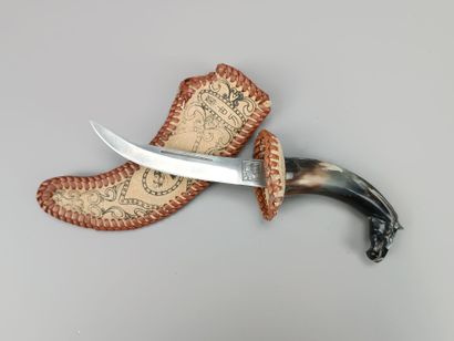 MONGOLIE
Petit couteau en corne brune, poignée...