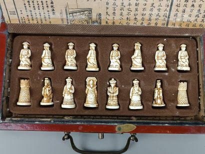 CHINE
Jeu d'échecs de voyage en laque et...