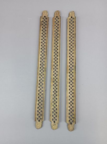 Lot de 28 plaques de propreté en bronze,...