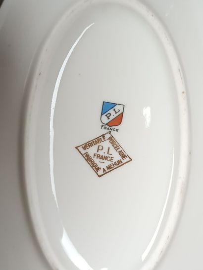 LIMOGES.
Service de table sur le thème de...