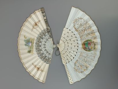 Deux éventails à décor de scènes galantes.
Décor...