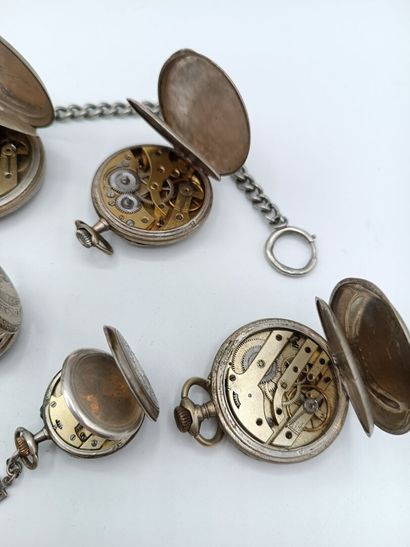Lot de six montres en argent dont quatre...
