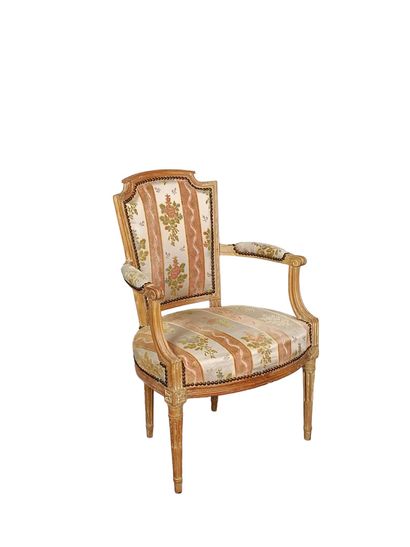 Fauteuil cabriolet à dossier dit 