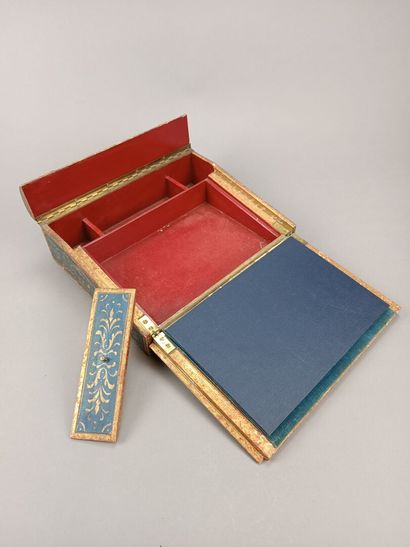 Collection de la Marquise de Sévigné.
Curieux...