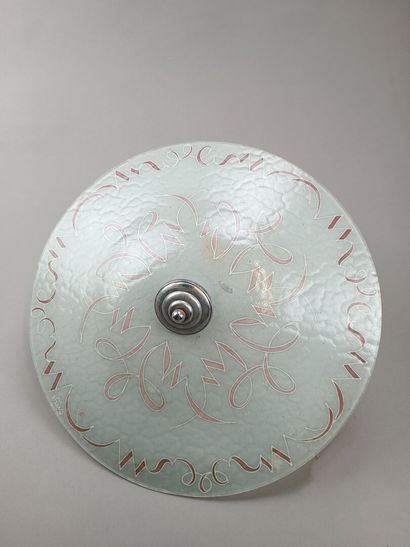 ERRYE ?
Lustre ou suspension de forme circulaire...