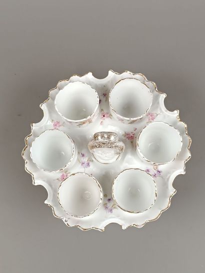 Porte-coquetier en porcelaine blanche et...