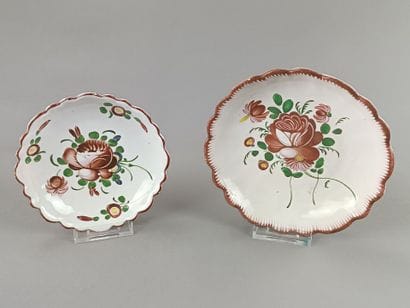 EST DE LA FRANCE
Deux coupelles en porcelaine...