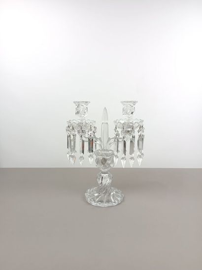 BACCARAT
Chandelier en cristal moulé constitué...