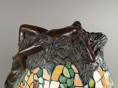 E. THOMASSON, d'après
Lampe en bronze figurant...
