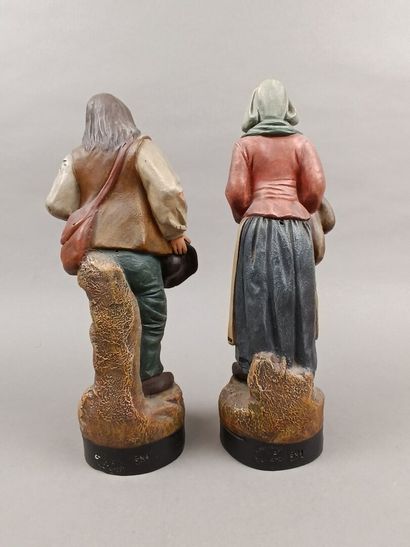Deux sujet en terre cuite polychrome figurant...